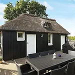 8 Person In Farsø